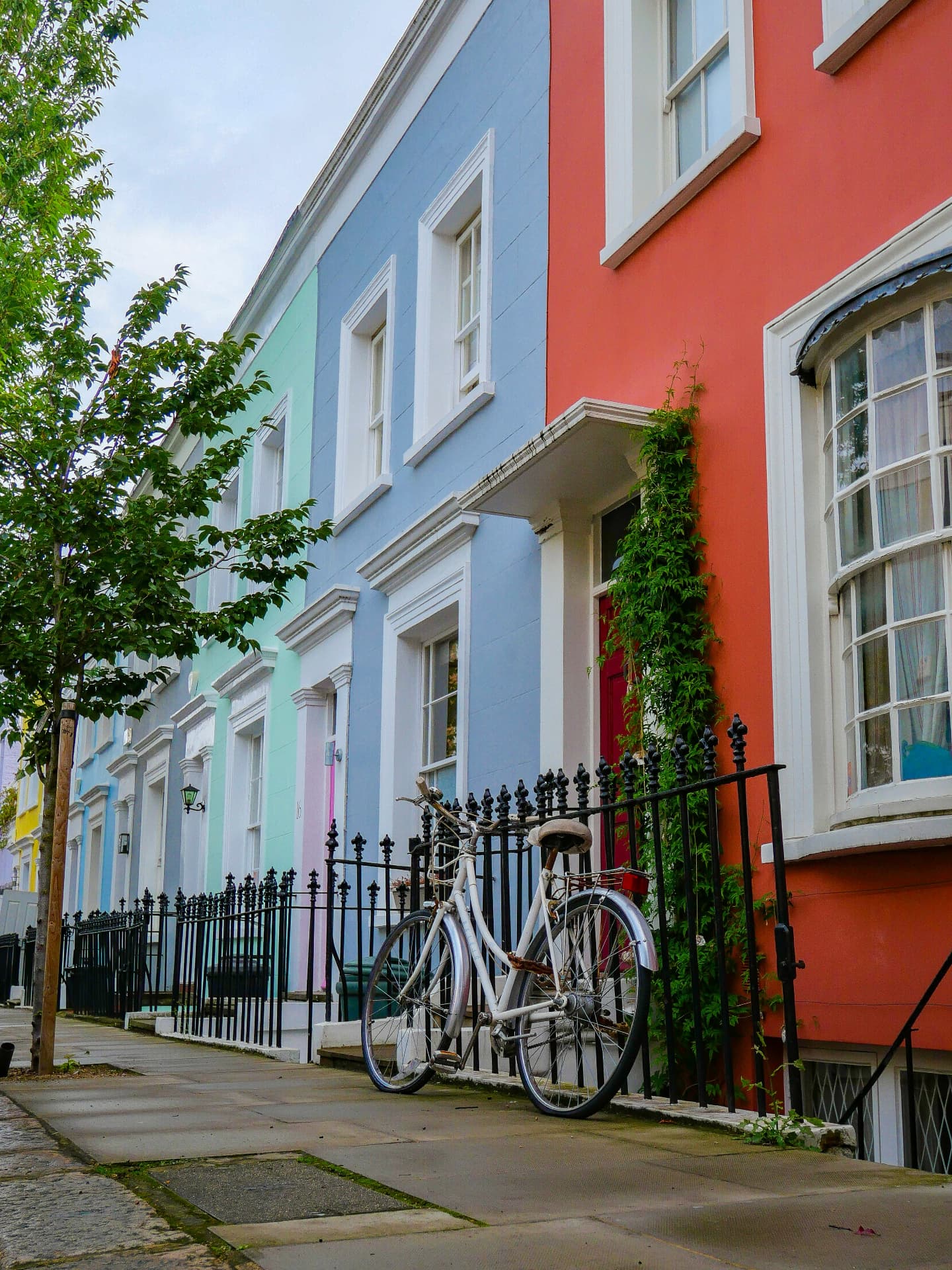 Street scene in Notting Hill, London